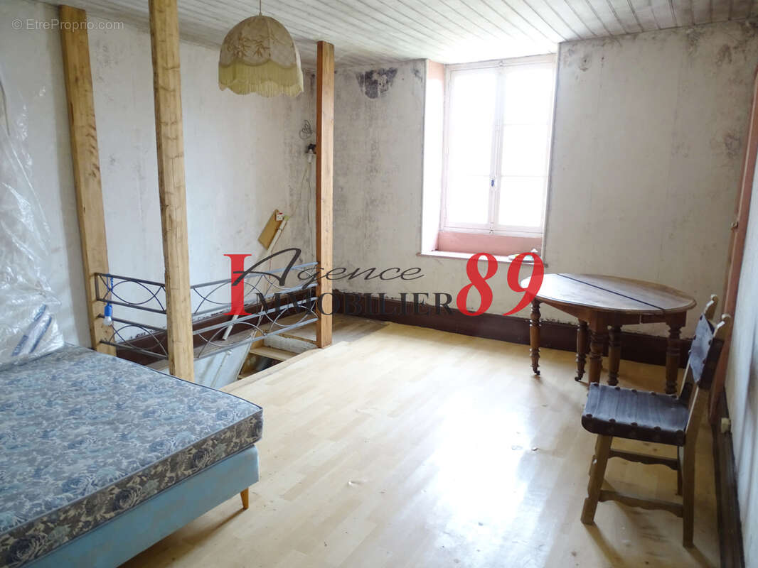 Maison à MONTIGNY-SUR-AUBE