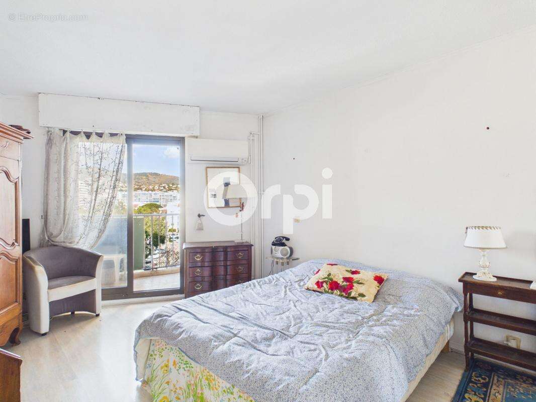 Appartement à MANDELIEU-LA-NAPOULE