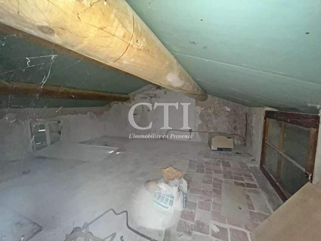 Maison à MONTBRUN-LES-BAINS