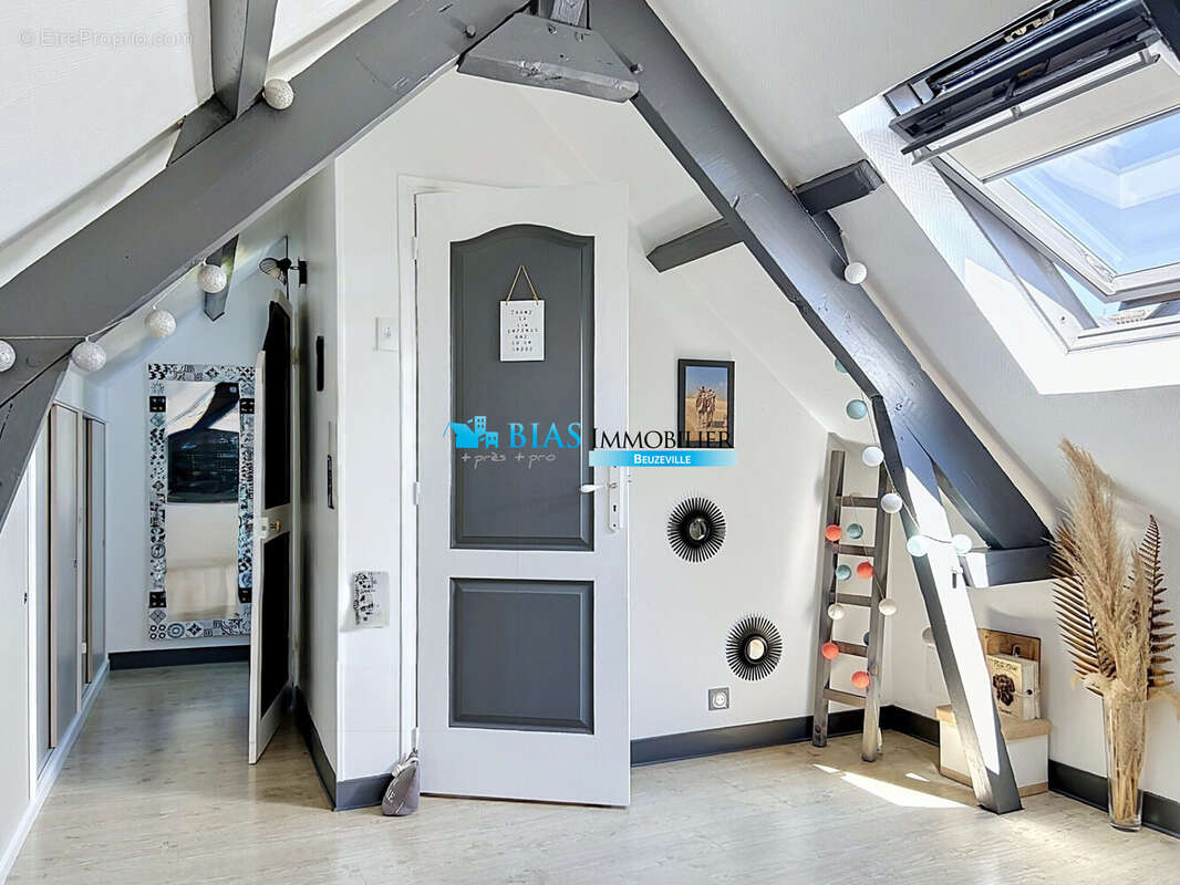 vue vers salle de douches