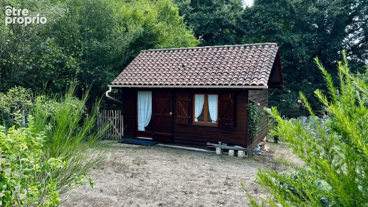 Maison de plain-pied avec piscine dans un environnement calme - photo 12