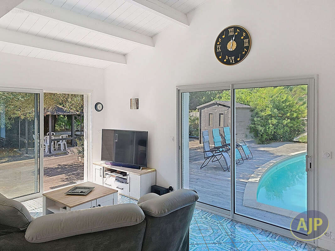 Maison  de plain pied avec piscine Ile de Ré - photo 3