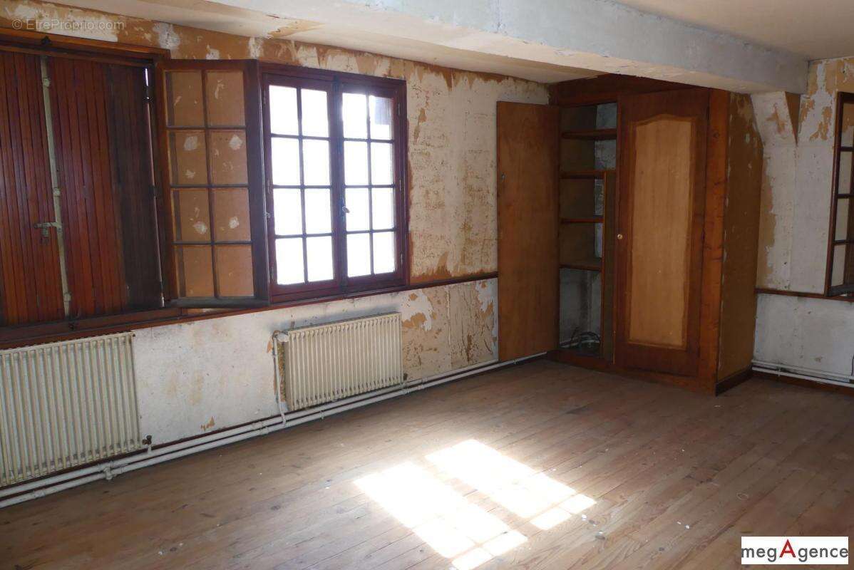 Gamaches :  Local Commercial 60m², habitation 110 m² environ, et jardin - photo 6