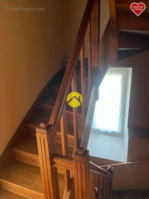 Maison 8 pièces 124 m² à vendre à Pierrefort (15230) - photo 11