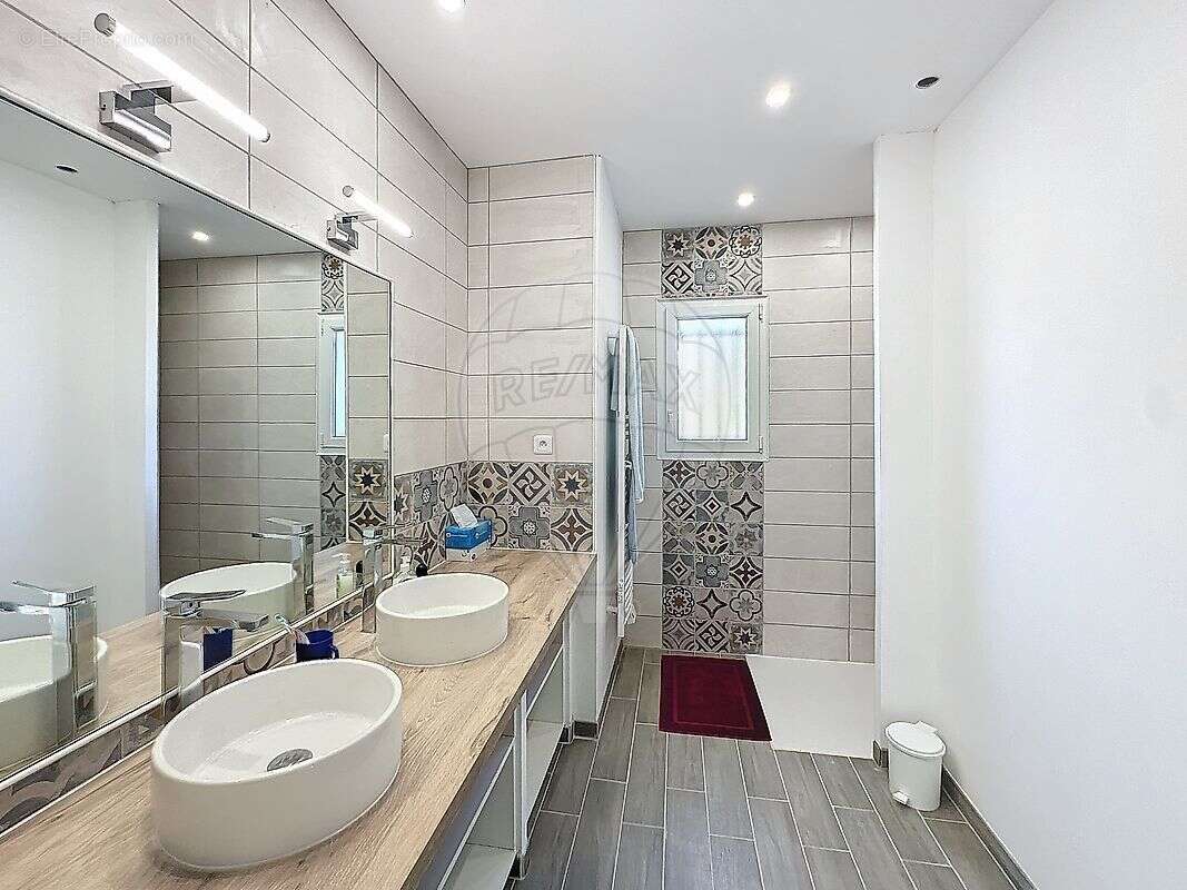 Maison à SAINTE-ANASTASIE