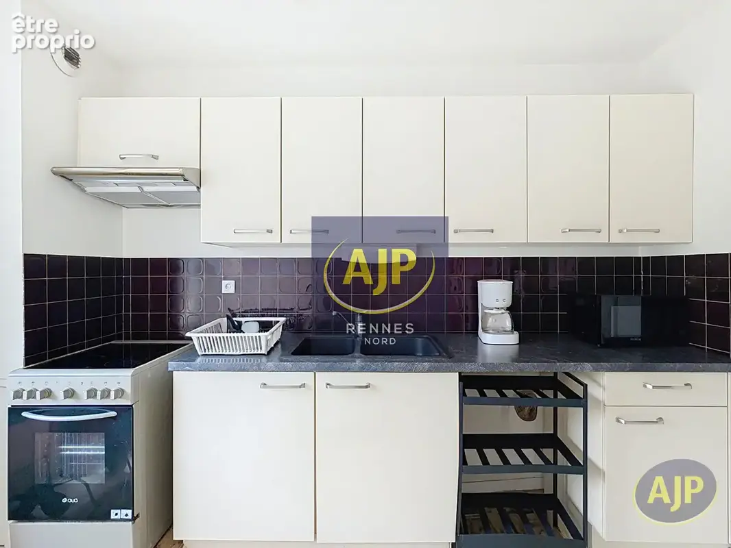 Appartement T5 - 3 chambres + stationnements - photo 3