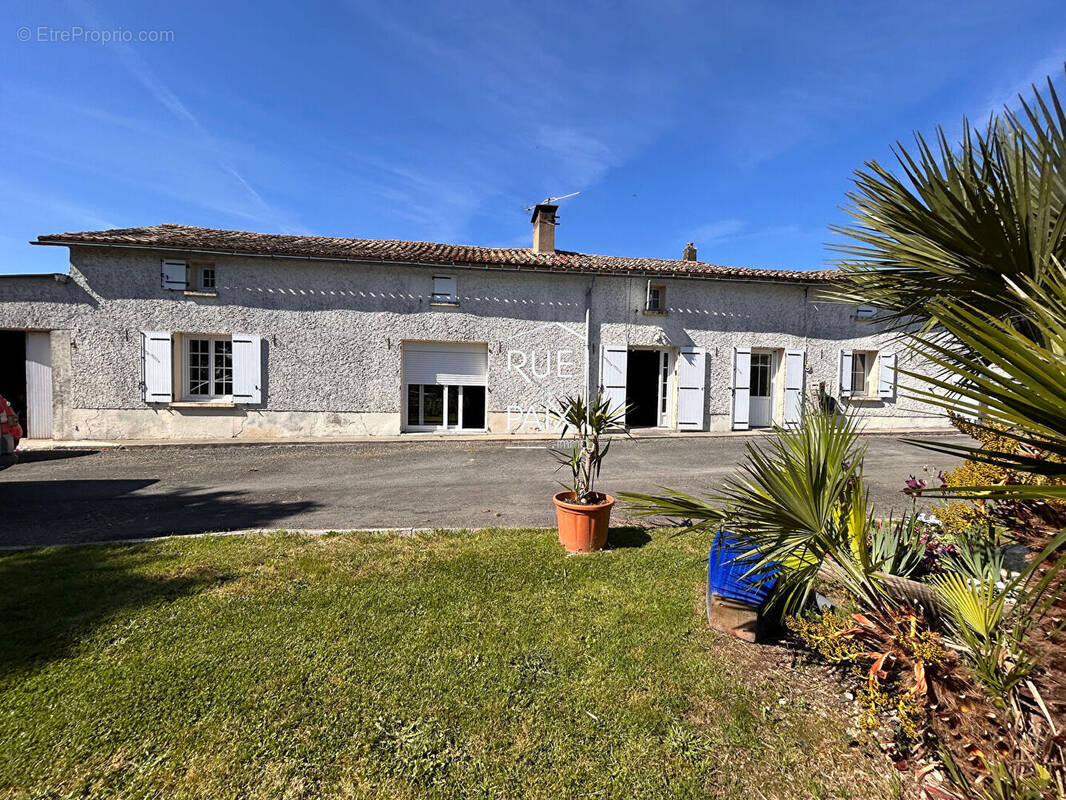 Maison à SAINT-MARC-LA-LANDE