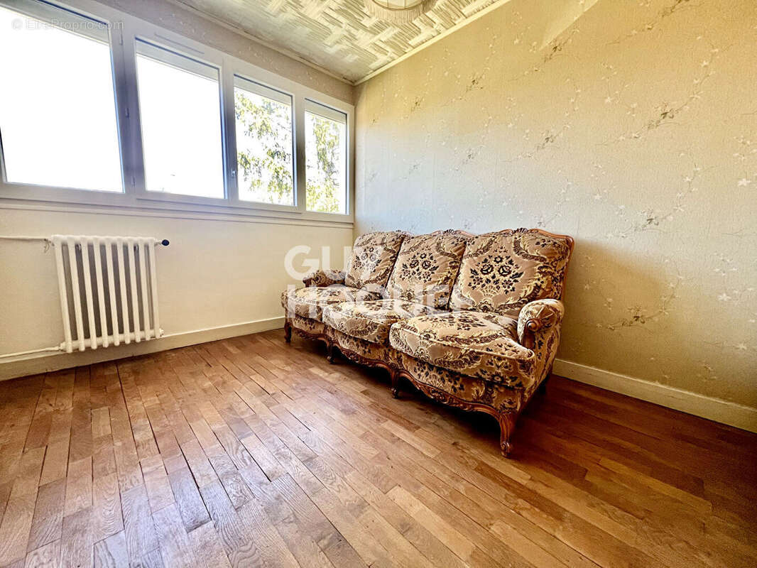 Appartement à VERRIERES-LE-BUISSON