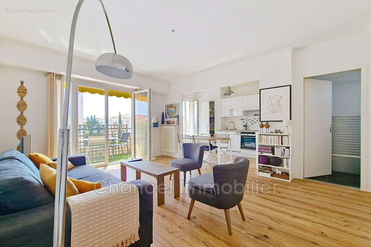 Appartement 42 m² à Antibes  - photo 2
