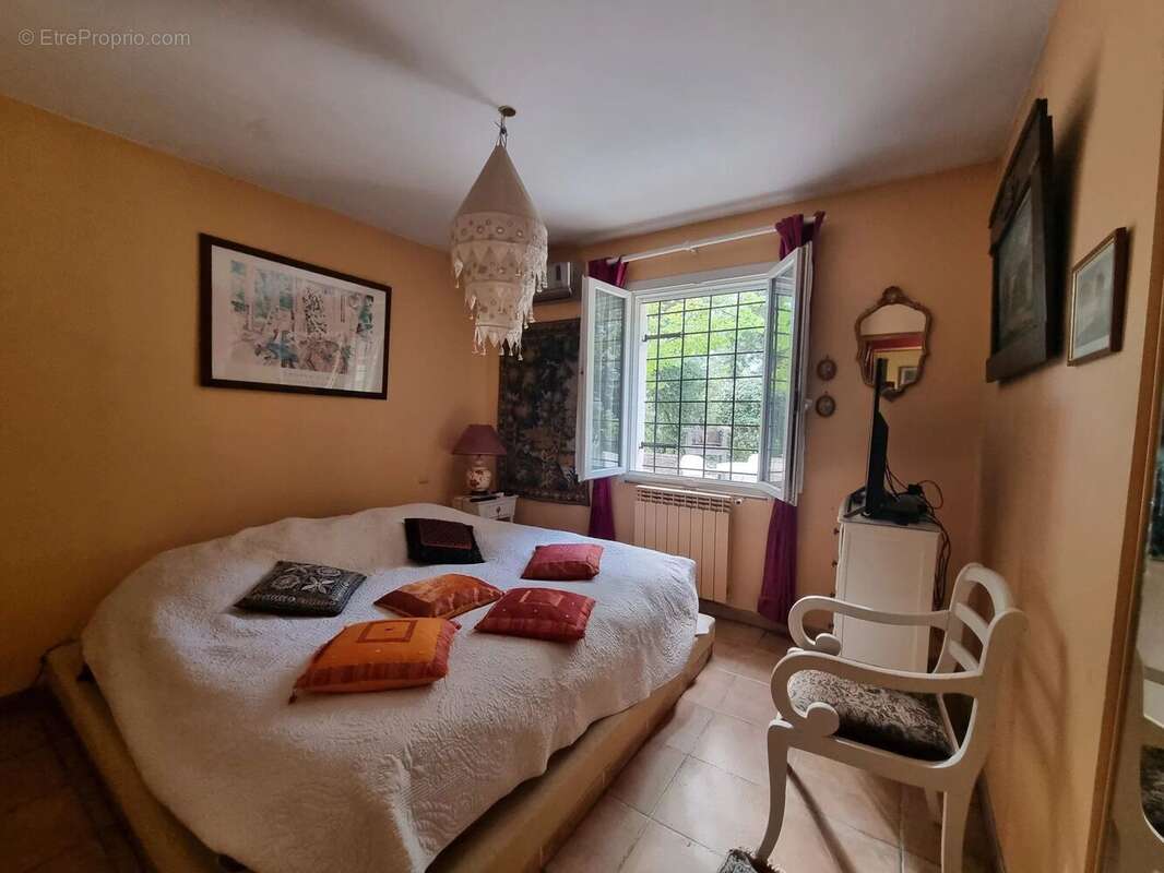 Maison à FLASSANS-SUR-ISSOLE