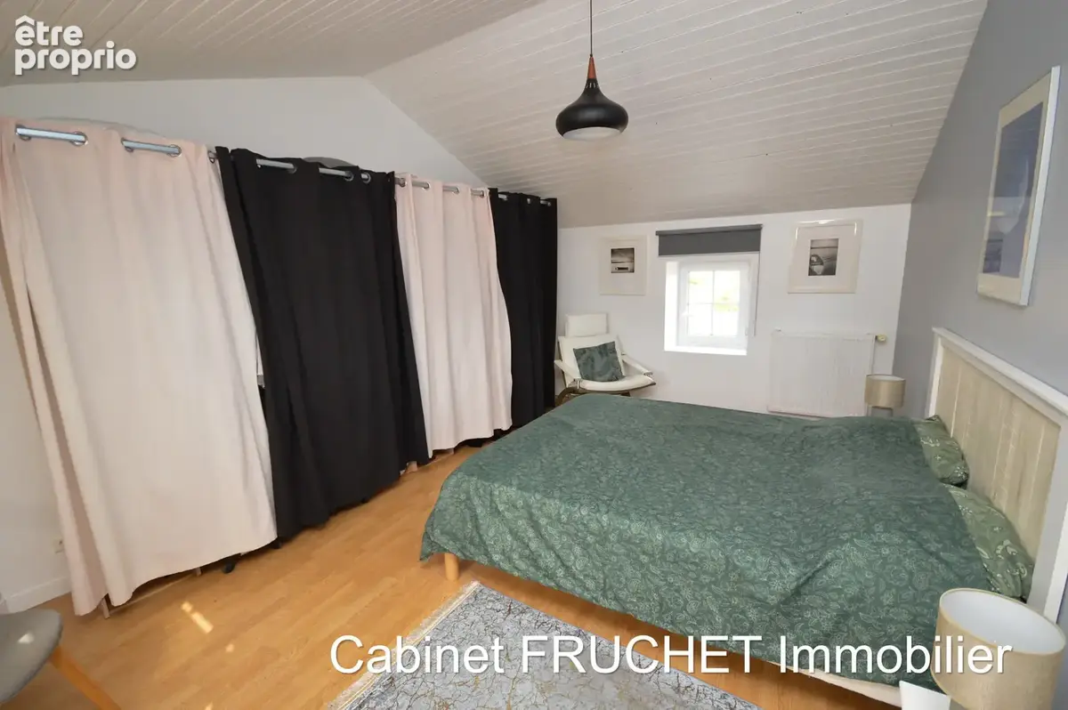 LA CAILLERE-SAINT-HILAIRE - Belle maison de caractère avec 3 chambres et bureau - photo 10