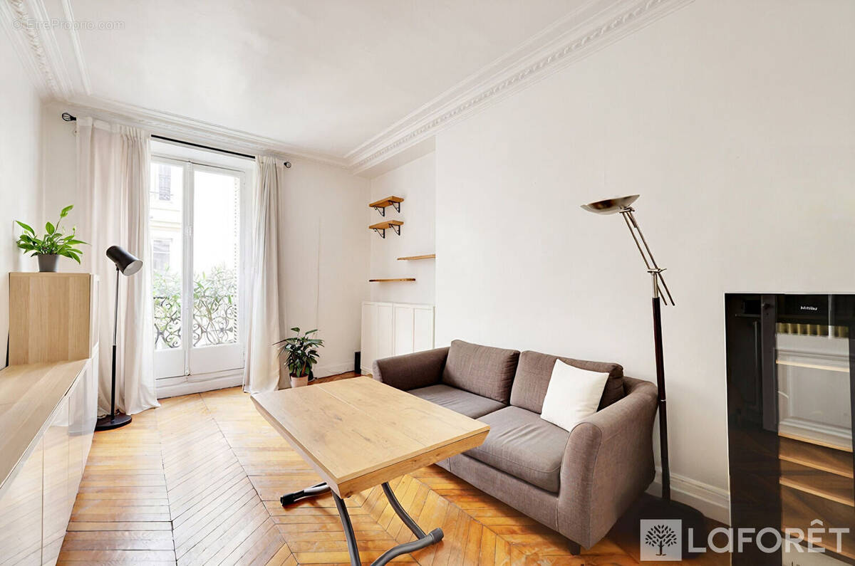 Appartement à PARIS-1E