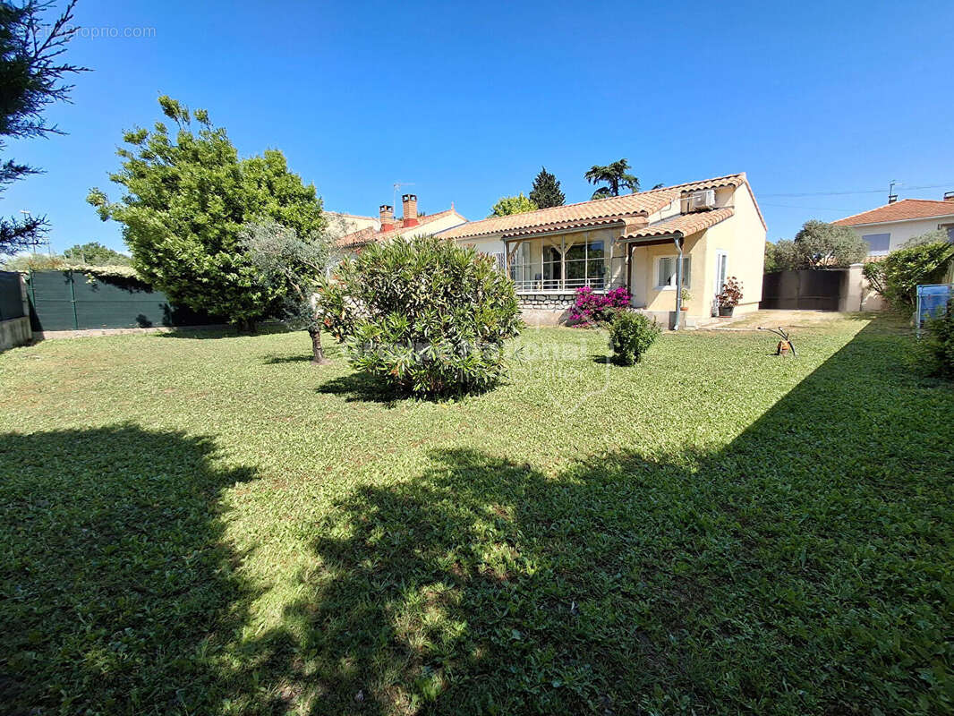 Maison à LE PONTET