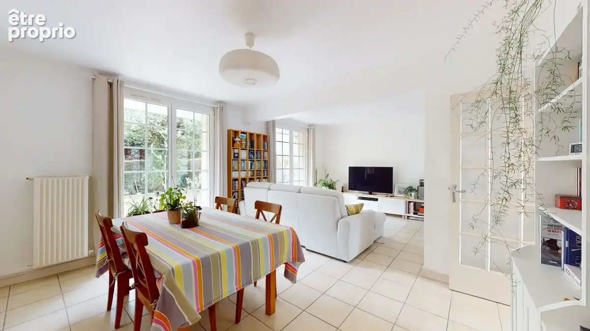 Maison de 149 m² à Breuillet - photo 1