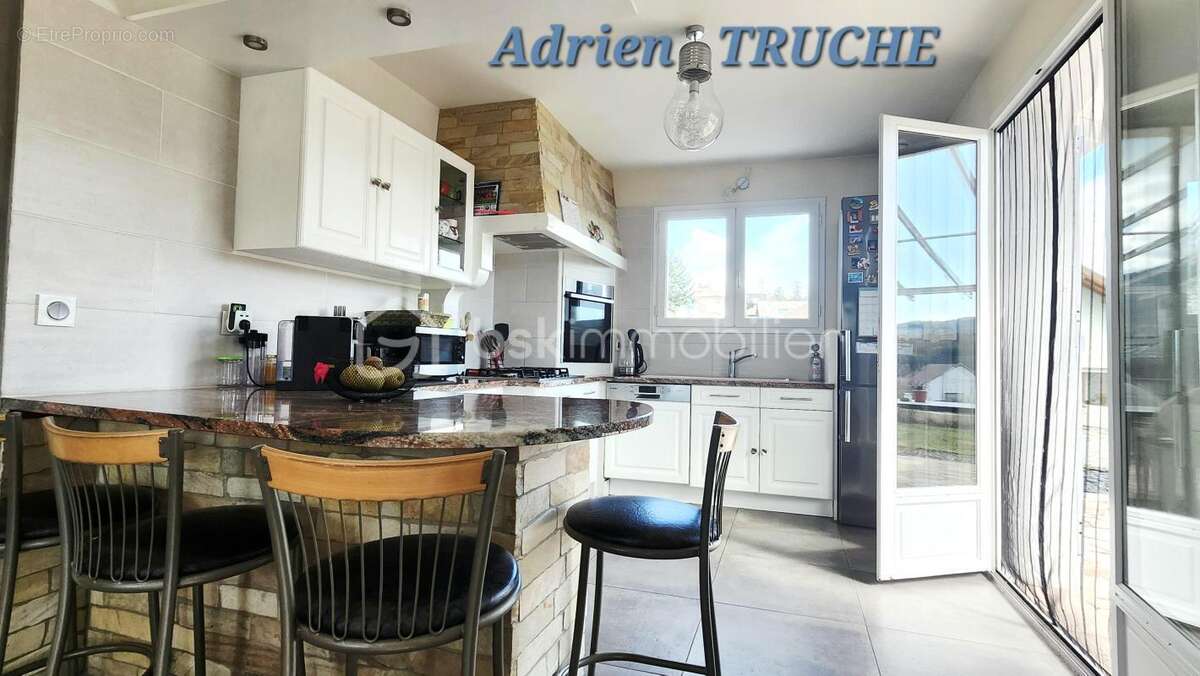 Maison à VETRAZ-MONTHOUX