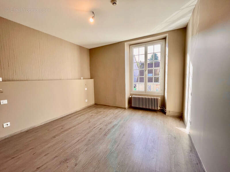 Maison à THIRON-GARDAIS