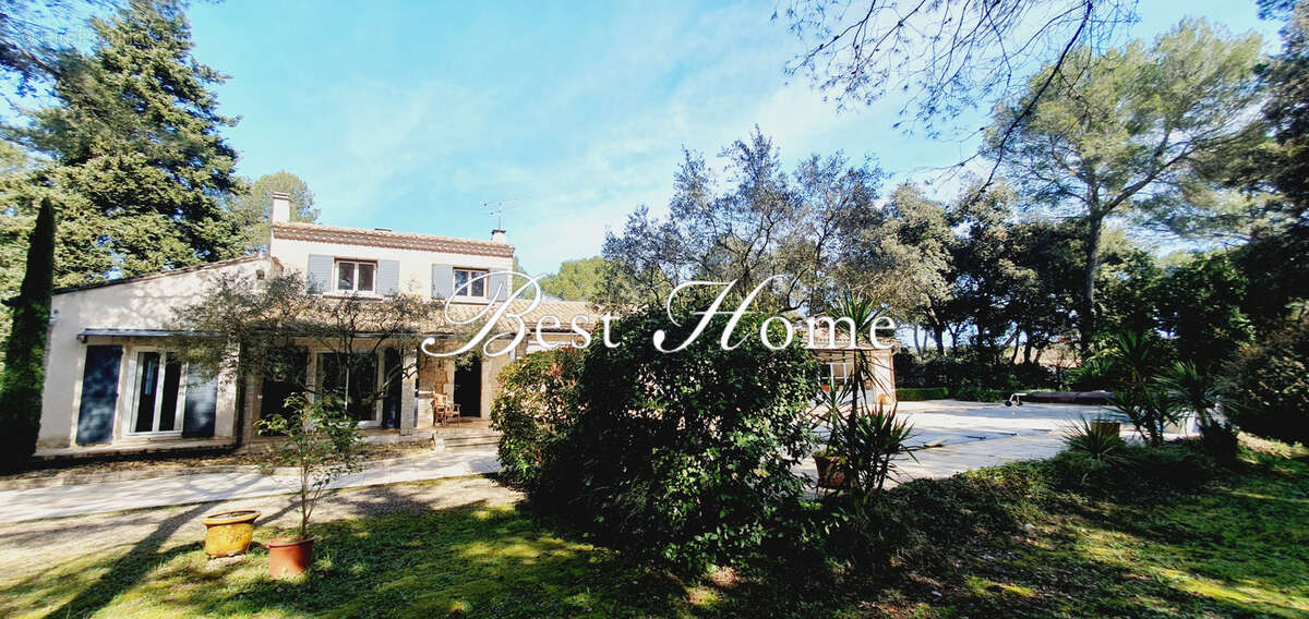 Proche des Hauts de Nîmes, Villa de charme type  4 sur 3000 m2 de terrain  avec piscine, pool house, et garage - photo 21