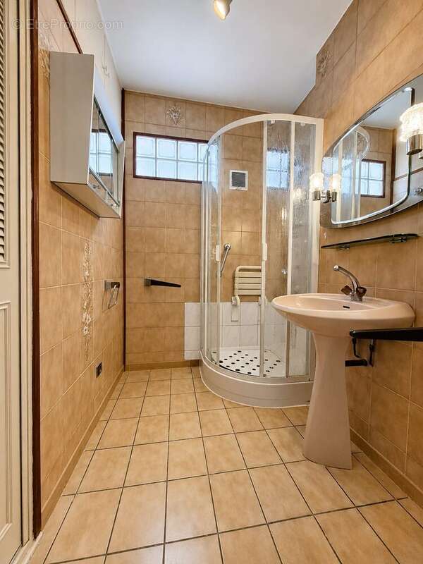 Appartement 89 m² à Chambery  - photo 8