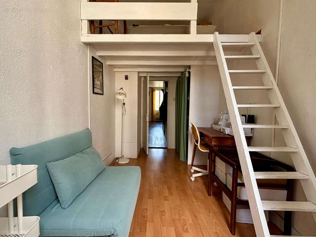 Appartement à MARSEILLE-6E