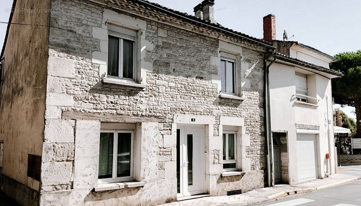 Maison à MANSLE