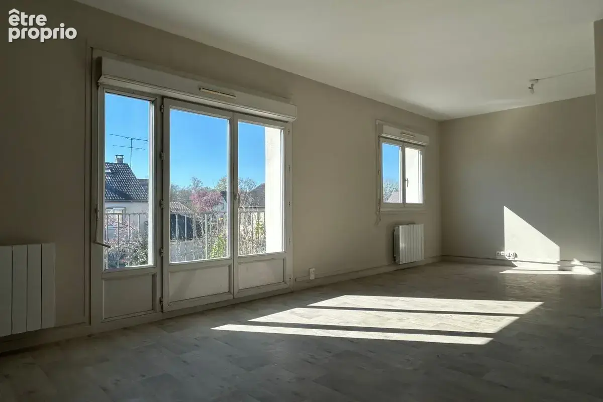Brienon-sur-Armançon -  Maison T5 rénovée - Secteur calme à 15 min de la gare SNCF ! - photo 2
