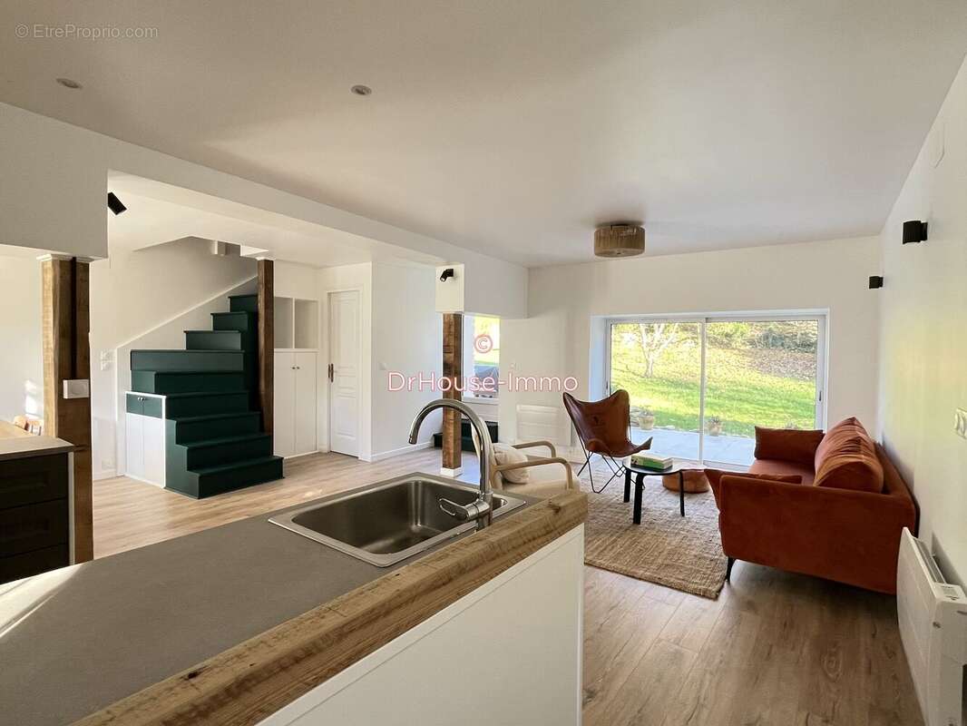 Maison à FONTENAY-PRES-VEZELAY