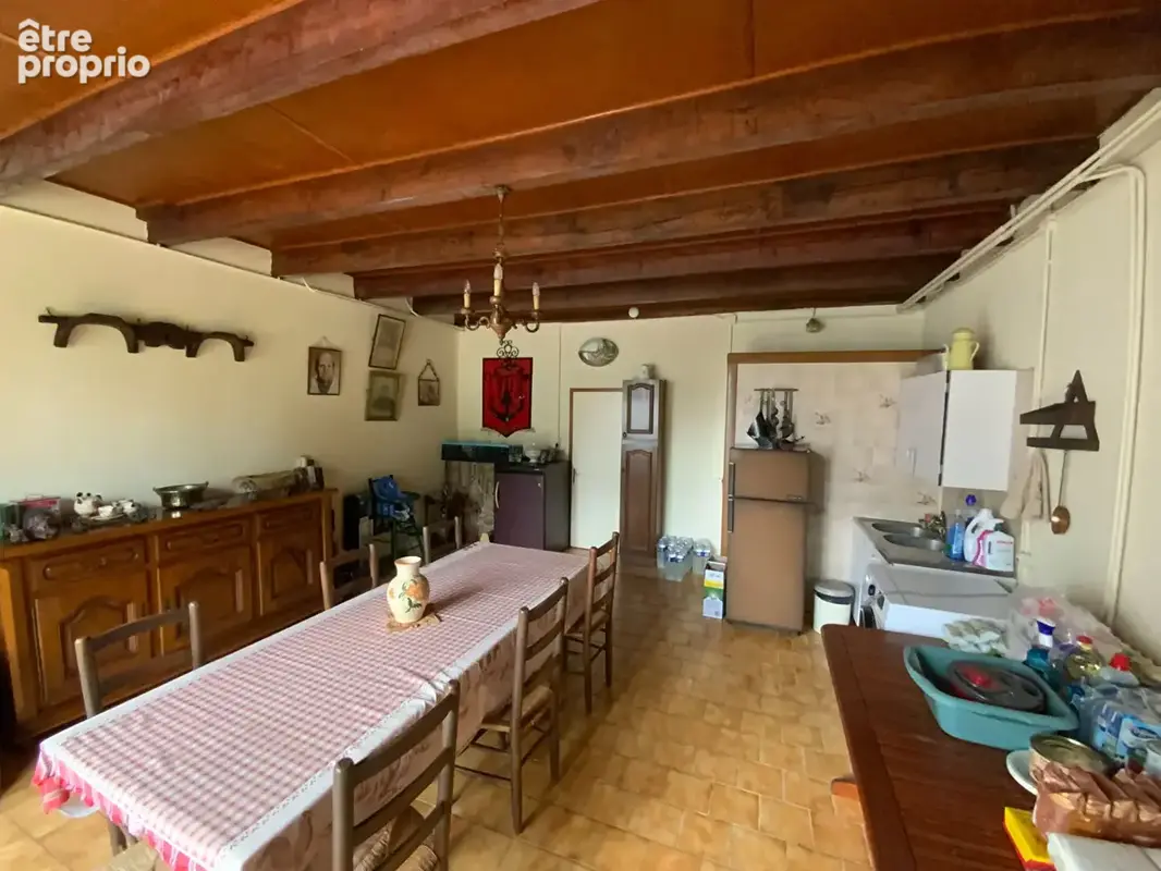 SAINT-EMILAND - Ténement immobilier comprenant deux maisons avec dépendances sur terrain de 1ha 48a 95ca - photo 6