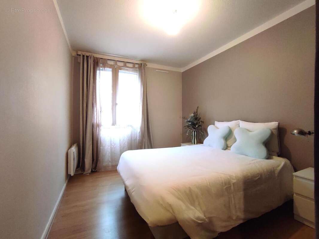   - Appartement à VILLEURBANNE