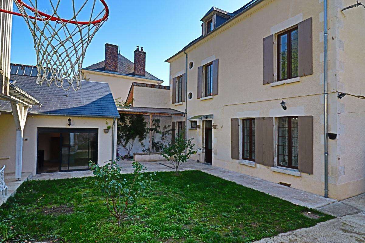 Maison à SAINT-SATUR