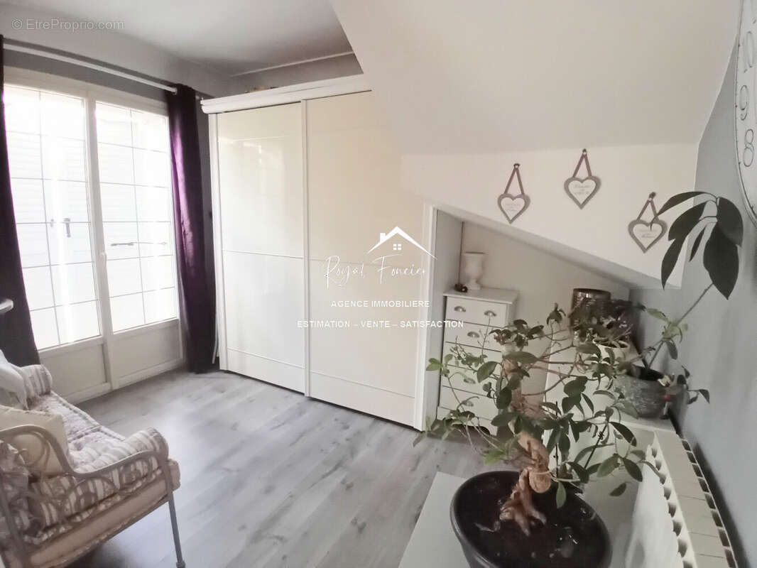 Vestiule ( avec rangements de vos vêtements et vos effets personnels) - Maison à CHATELLERAULT