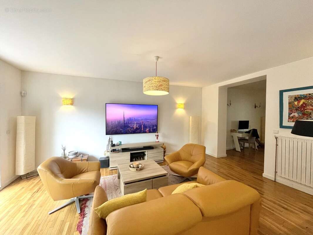 Maison à VERRIERES-LE-BUISSON