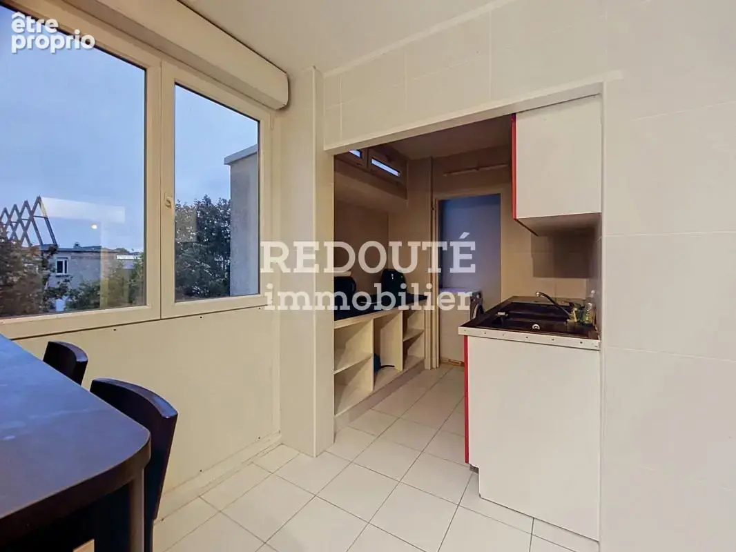 À vendre – appartement t5 avec balcon – reims, proche luton - photo 3