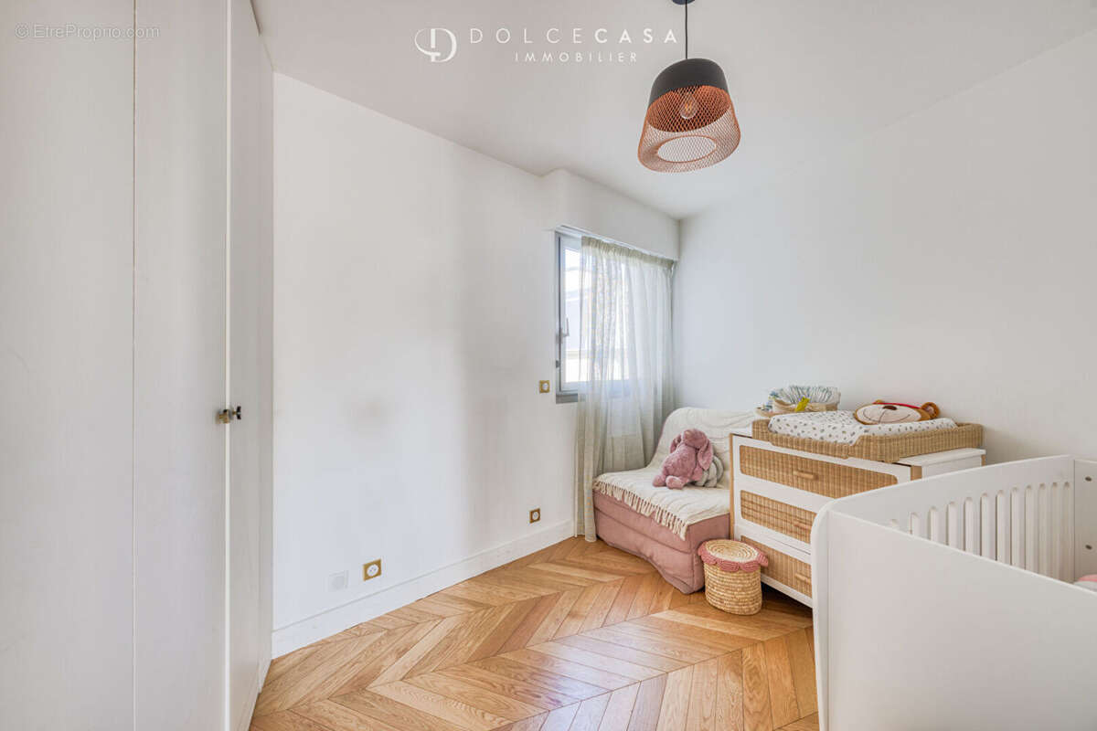 Appartement à CHARENTON-LE-PONT