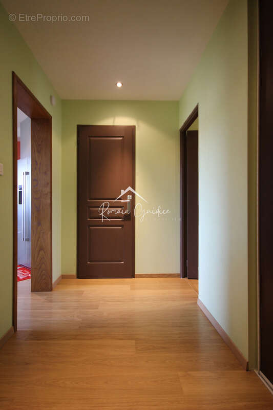 Appartement type 3 de 71 m2 avec balcon et places de parking - photo 6