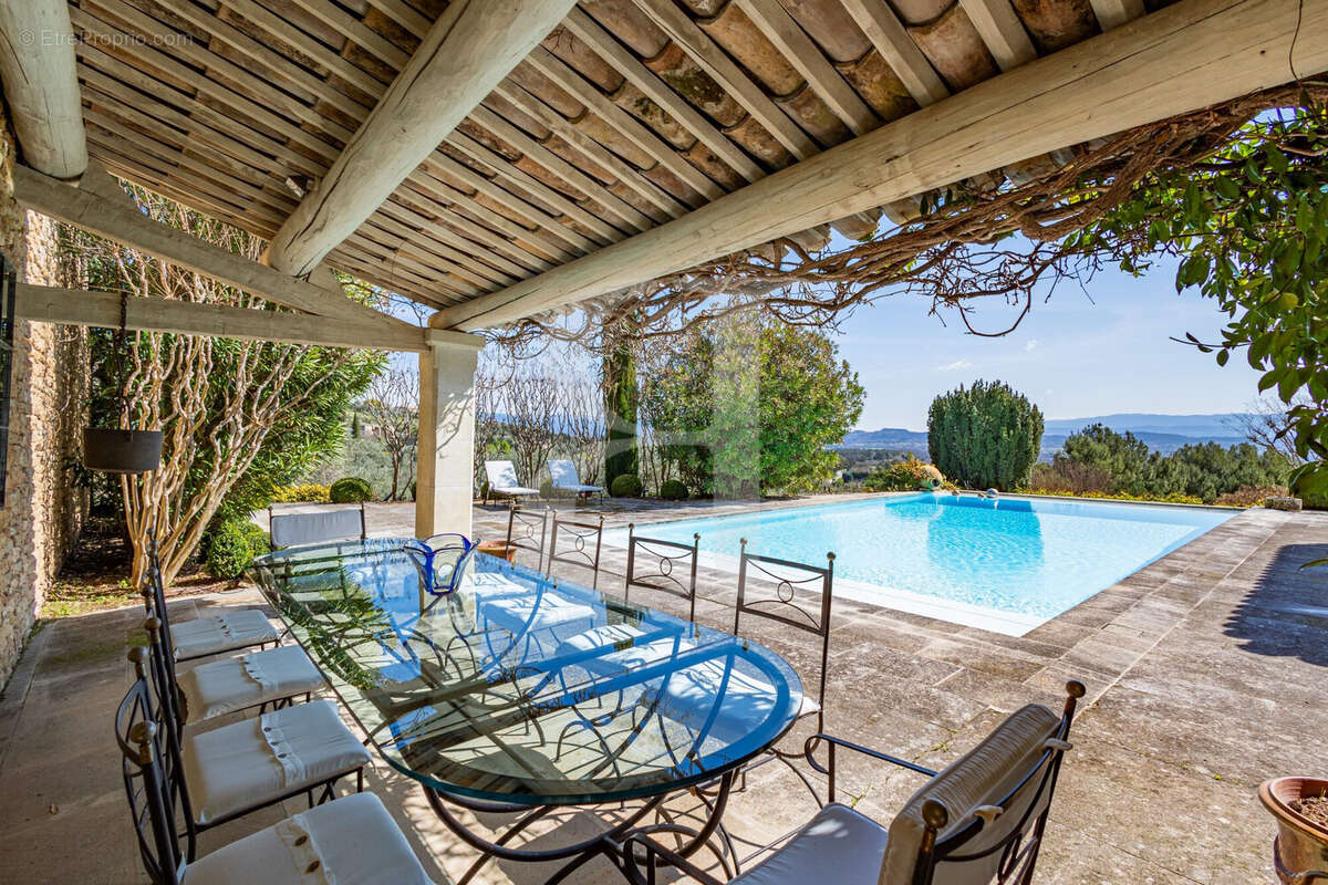 Maison à GORDES