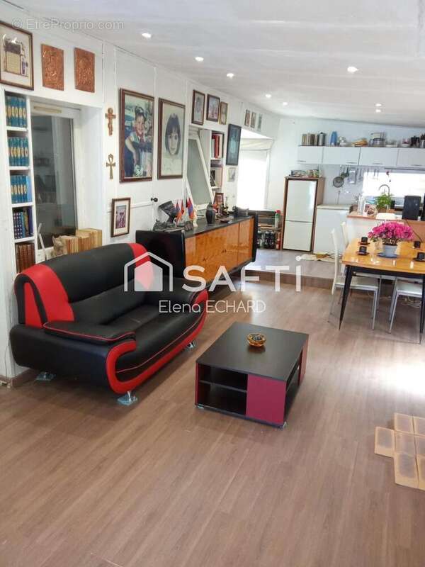 Photo 3