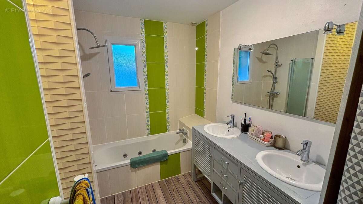 Maison familiale de plain pied 136m² - photo 12