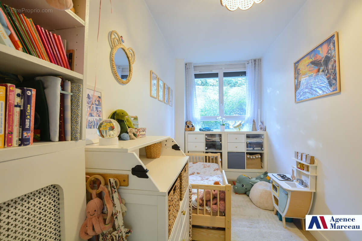 Appartement à COURBEVOIE