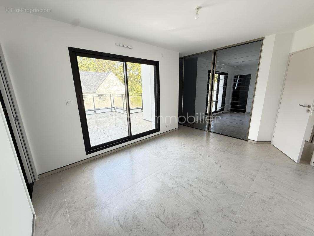 Maison à SAINT-ERBLON