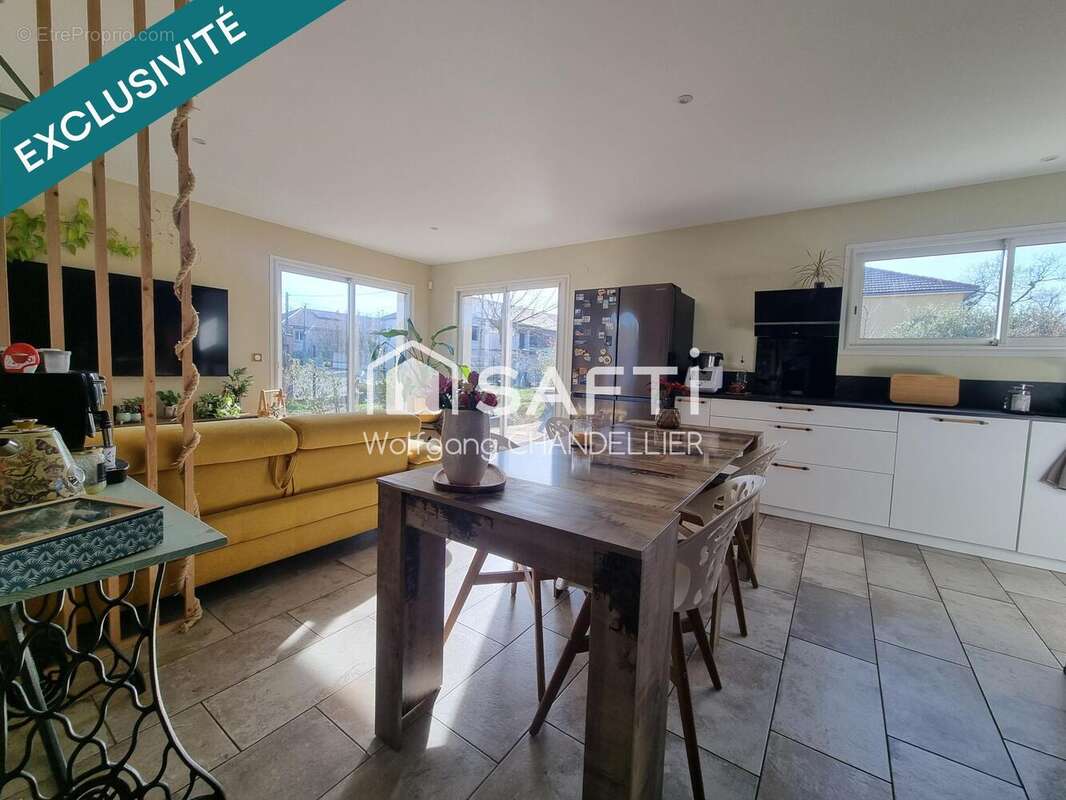 Photo 2 - Maison à CHATEAUNEUF-SUR-ISERE