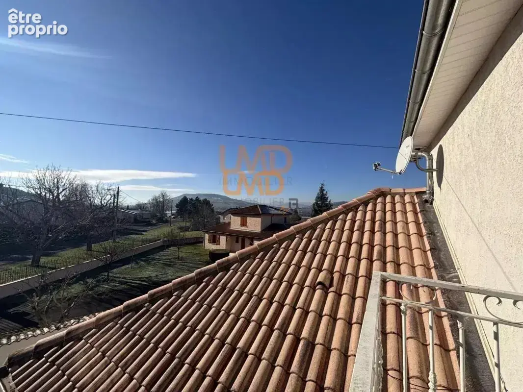 Villa à Mirefleurs avec Équipements Modernes - photo 2
