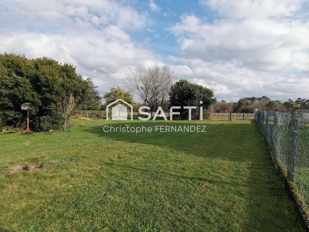 Photo 3 - Terrain à BERSON