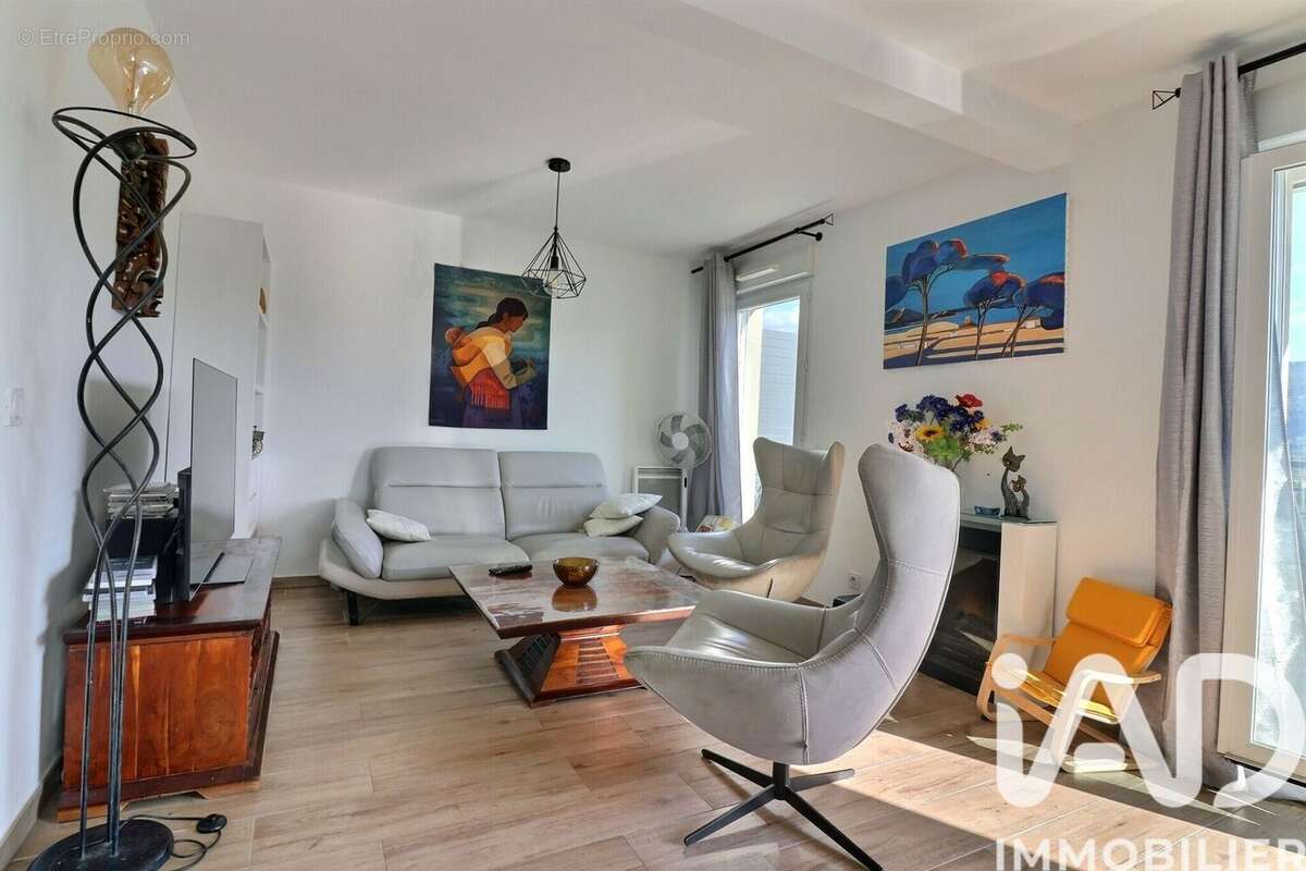 Appartement 90 m² à Cuges-Les-Pins  - photo 6
