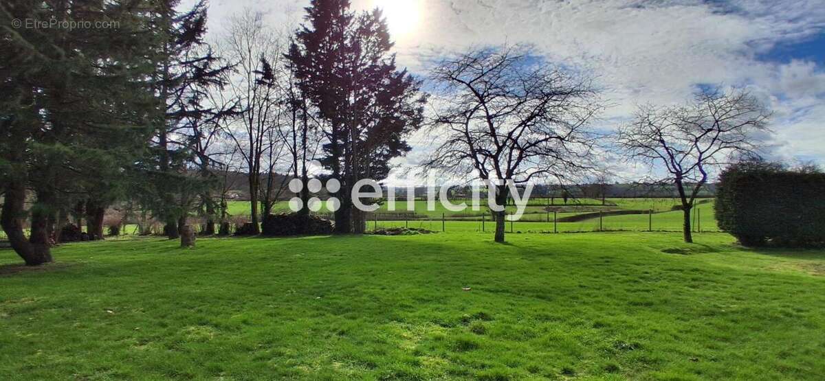 Maison à CONDE-SUR-SARTHE