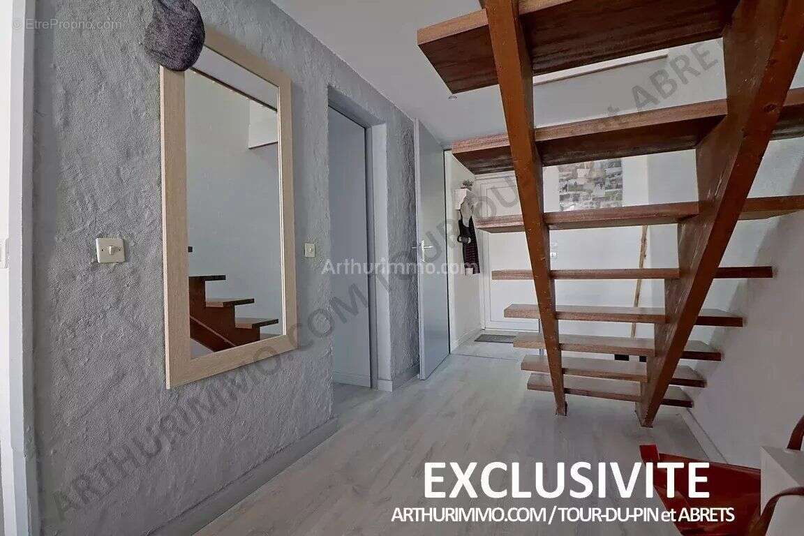 Maison à LA TOUR-DU-PIN