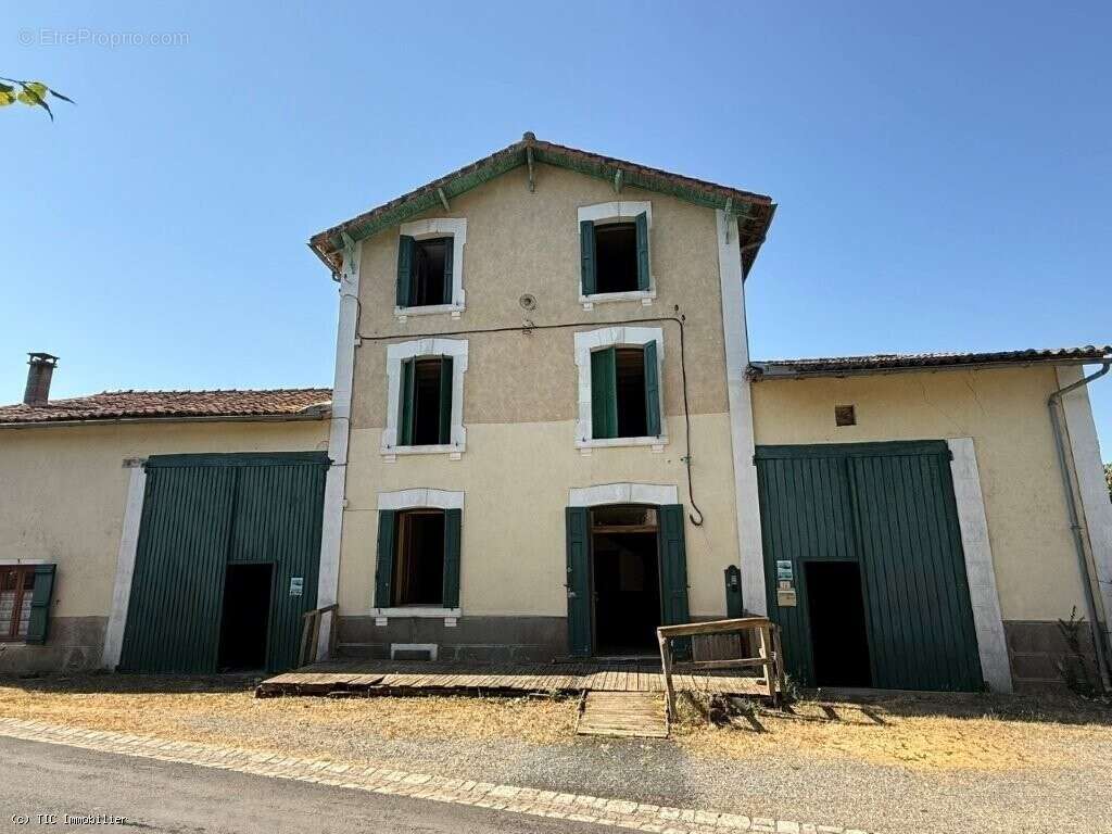 Maison de Village A Rénover Sur 1683m² - photo 24