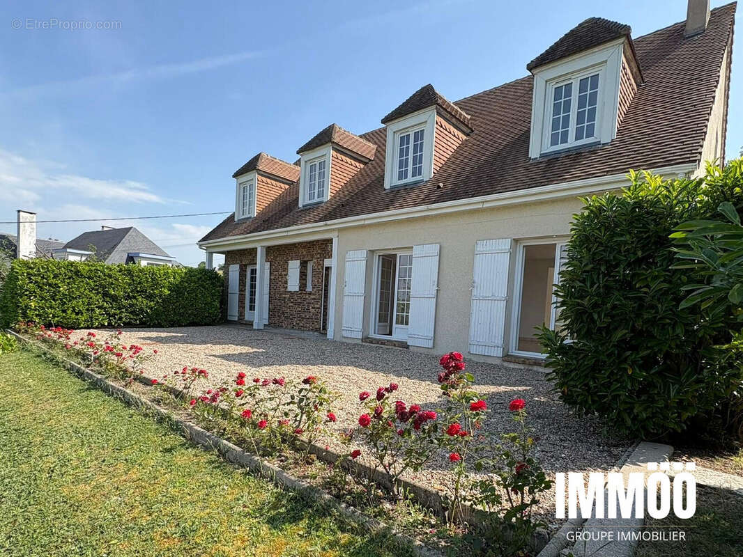 Maison à SAINT-MARTIN-DE-BOSCHERVILLE