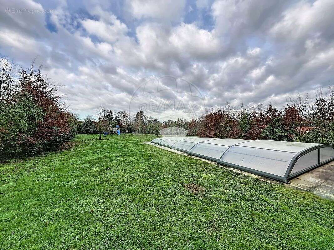 Maison à SAVIGNY-SUR-CLAIRIS