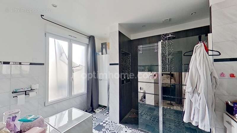 Maison à CHENNEVIERES-SUR-MARNE