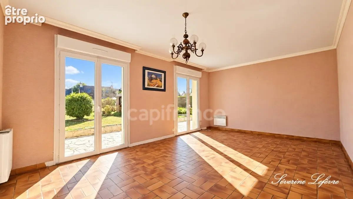 À Trégunc, une maison familiale aux beaux volumes, à deux pas du littoral ! - photo 6